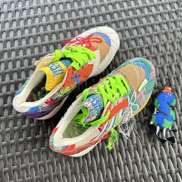Athletic_Shoes
